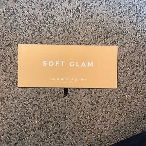 ABH soft glam palette